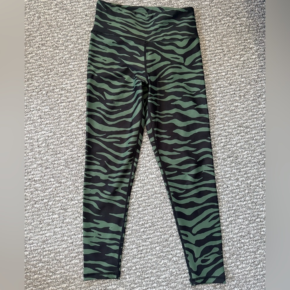 Aqua Athletic Green and Black Leggings